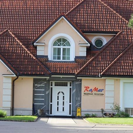 Apartmaji In Sobe Ramar Straza Exteriér fotografie