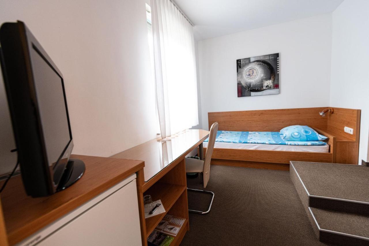 Apartmaji In Sobe Ramar Straza Exteriér fotografie