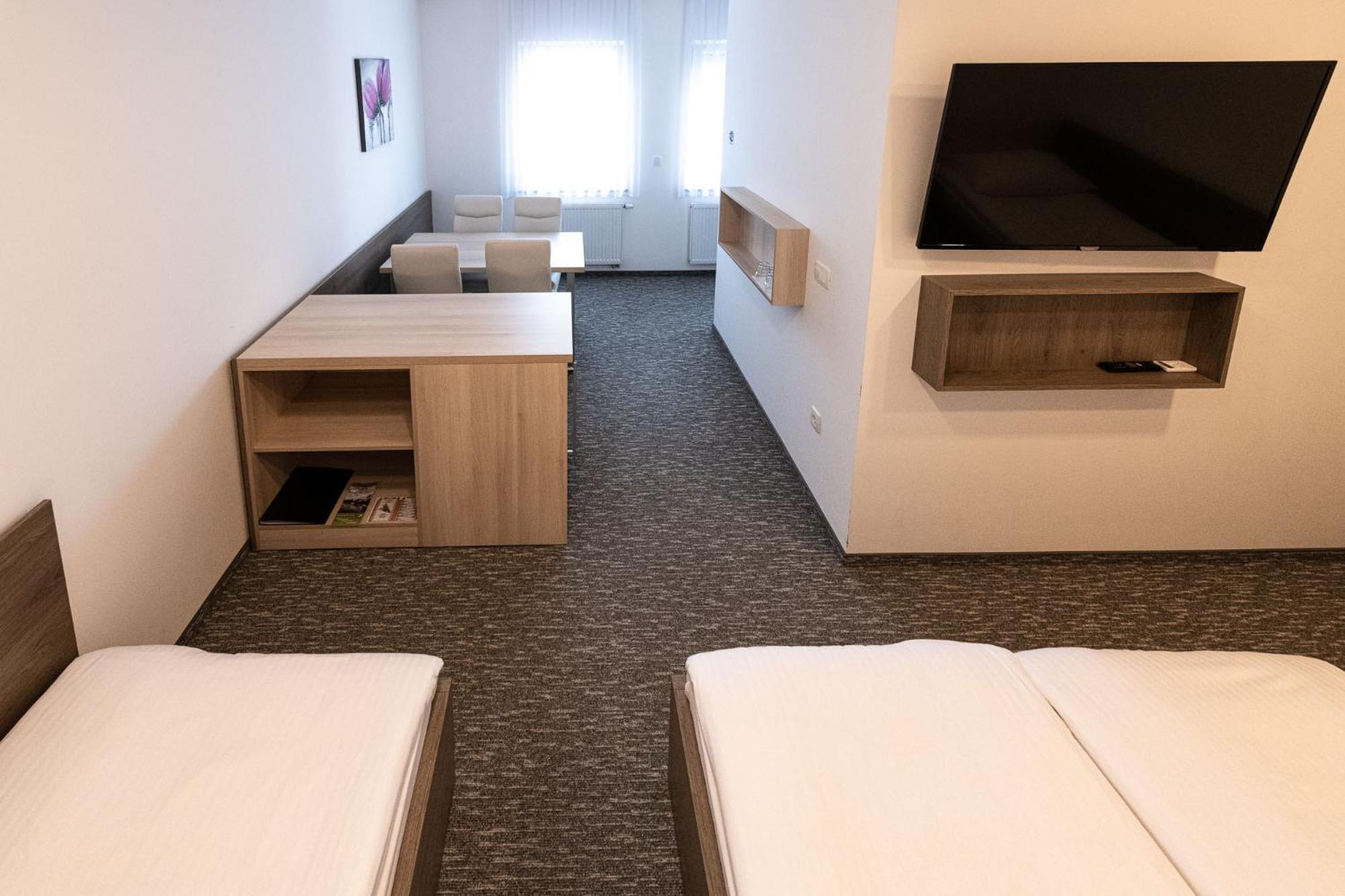 Apartmaji In Sobe Ramar Straza Exteriér fotografie