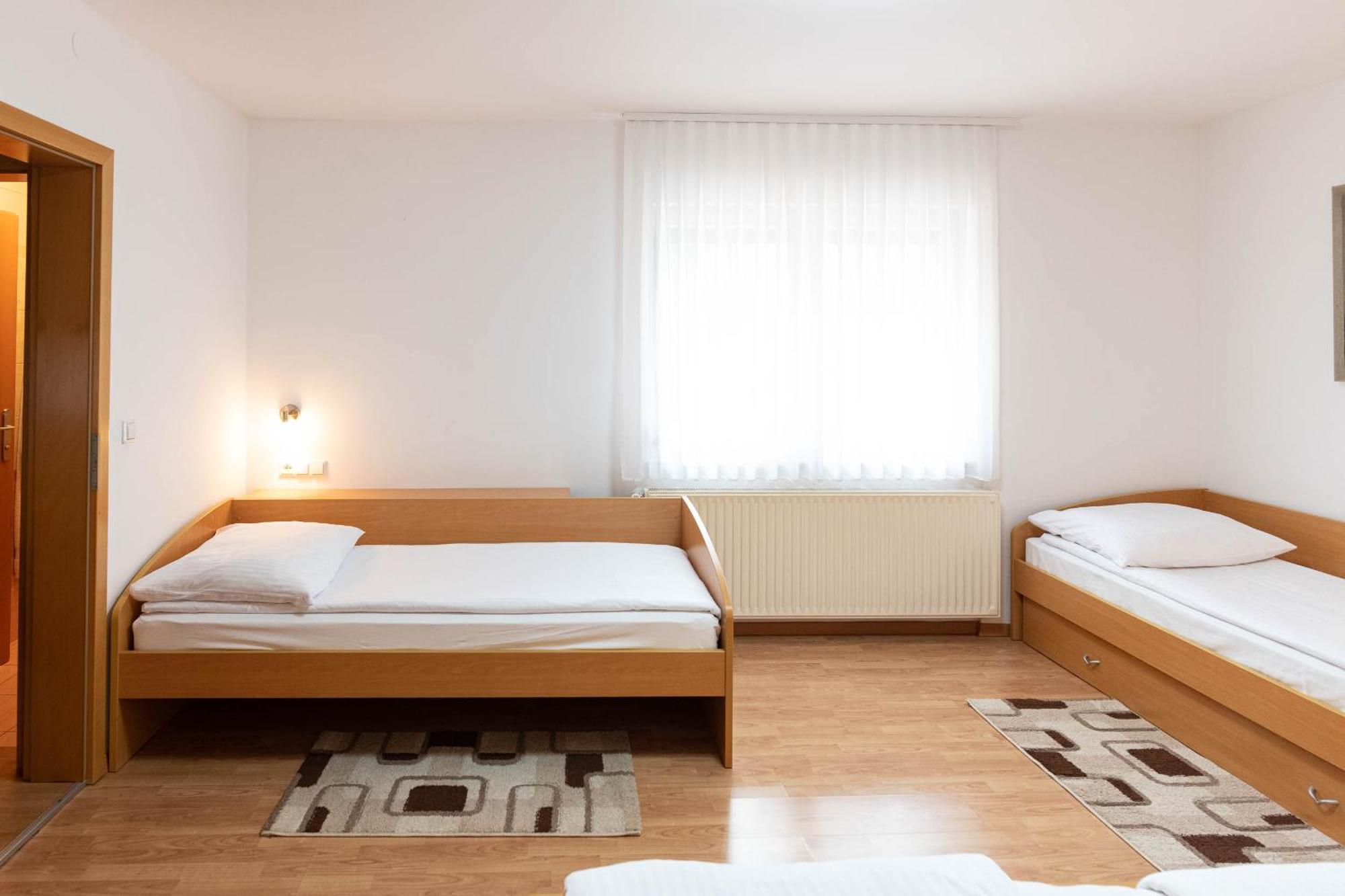 Apartmaji In Sobe Ramar Straza Exteriér fotografie