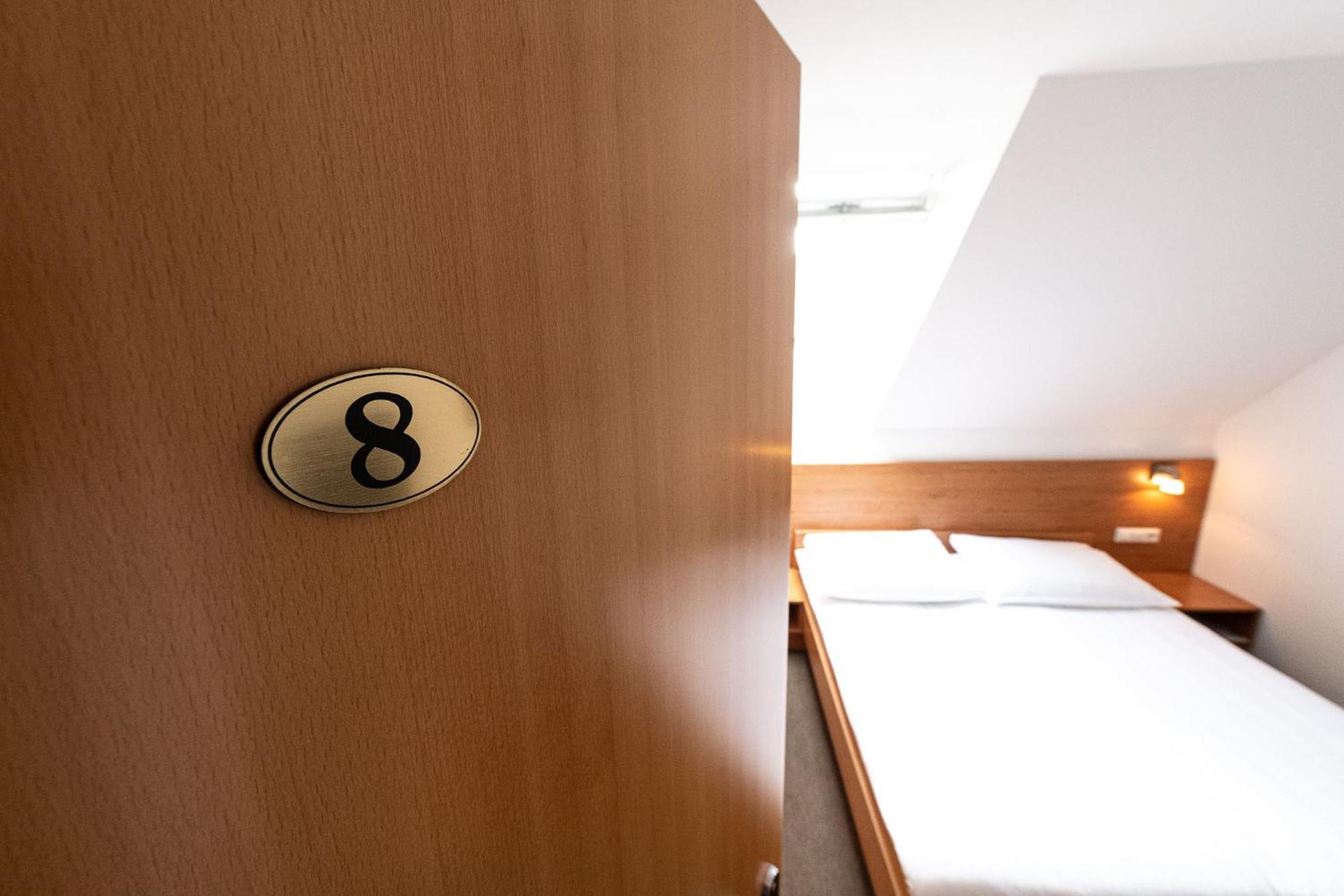 Apartmaji In Sobe Ramar Straza Exteriér fotografie