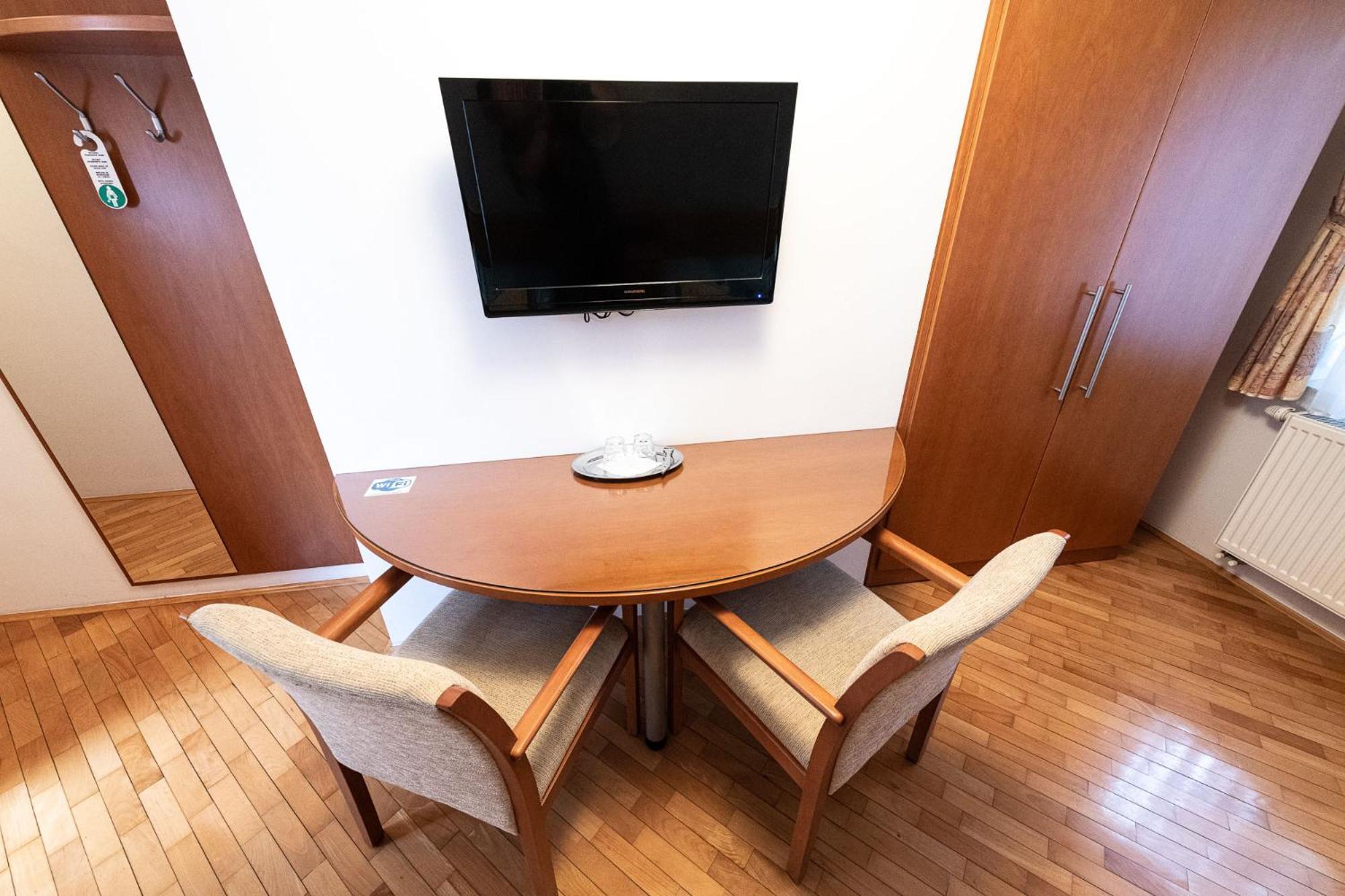 Apartmaji In Sobe Ramar Straza Exteriér fotografie
