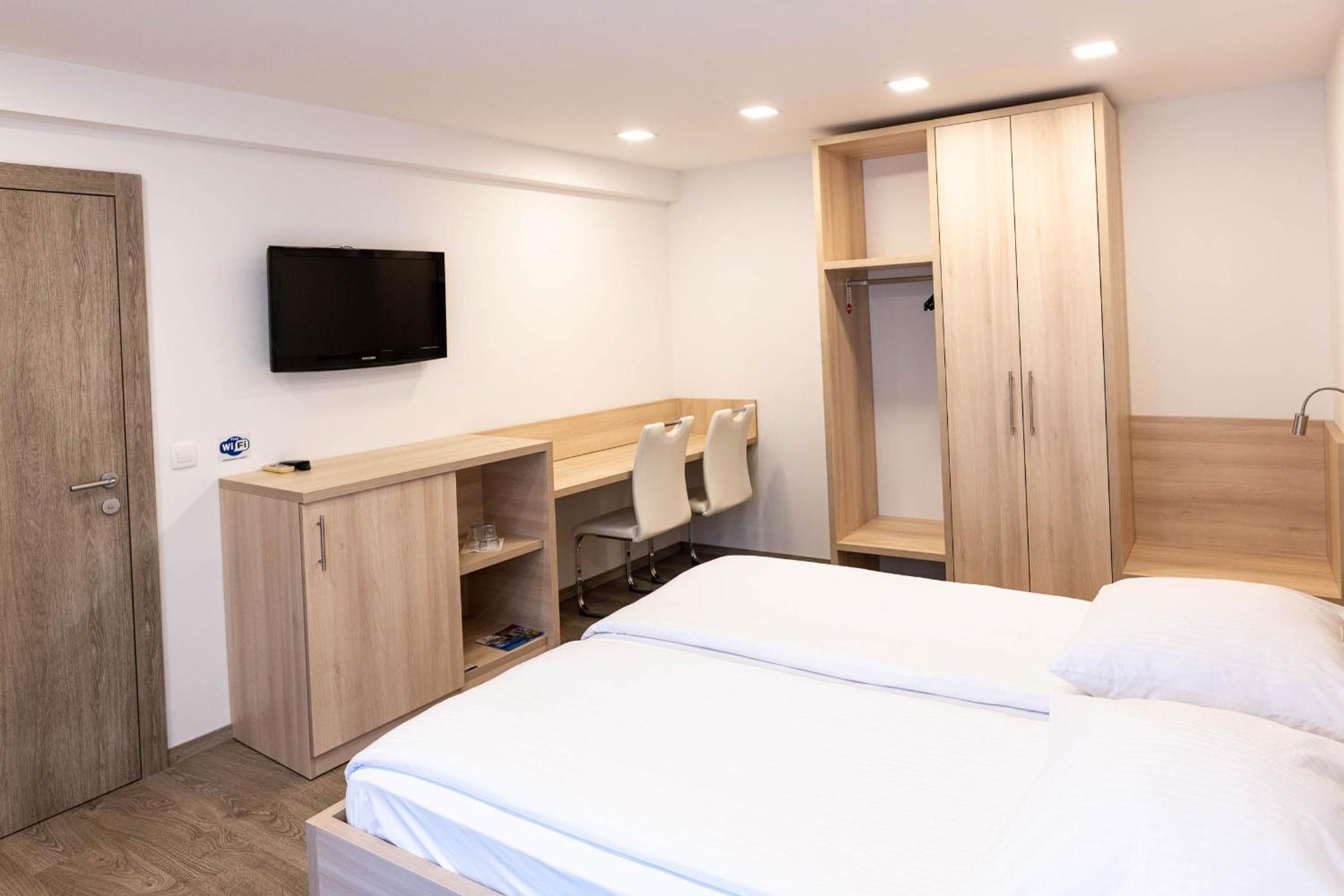 Apartmaji In Sobe Ramar Straza Exteriér fotografie