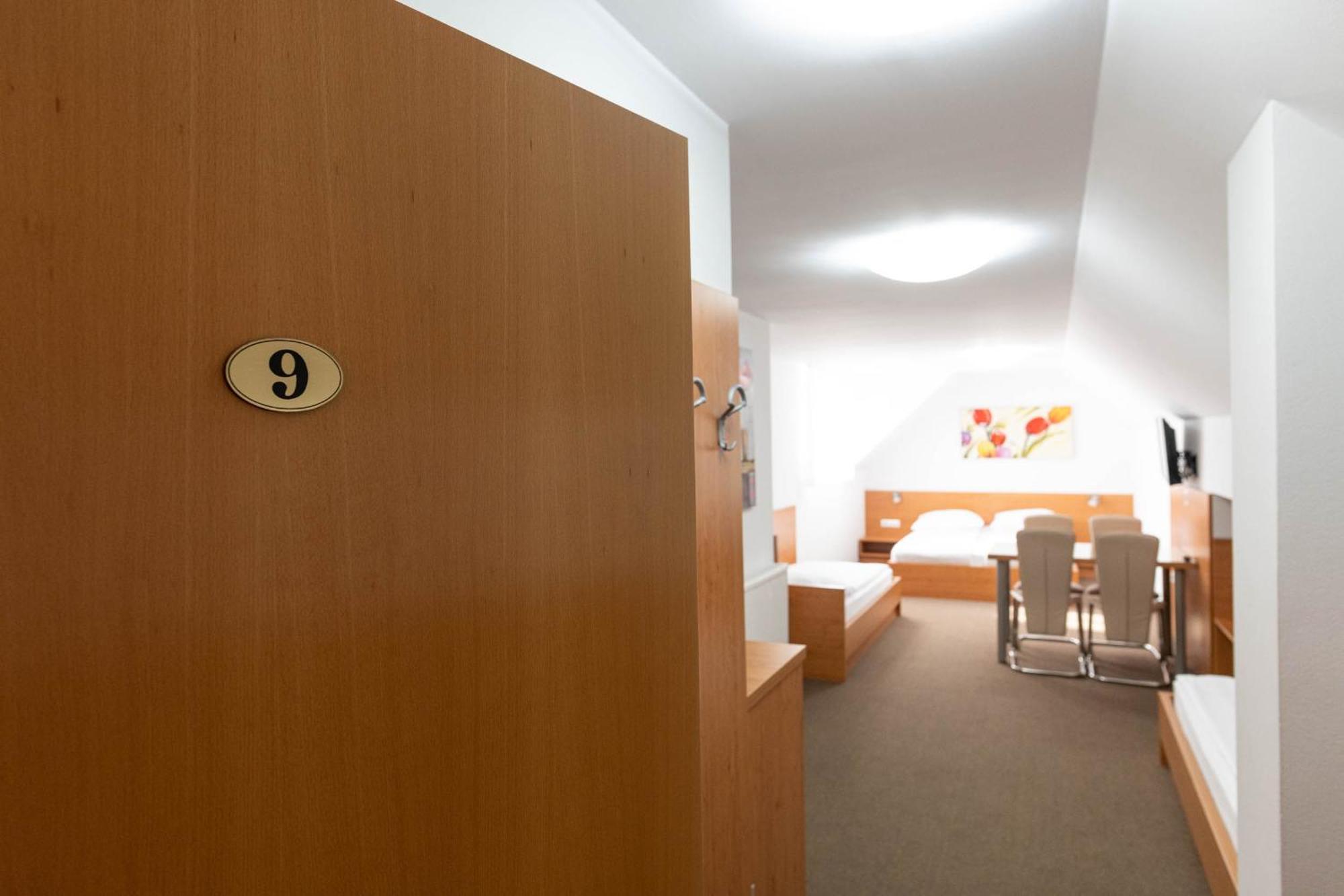 Apartmaji In Sobe Ramar Straza Exteriér fotografie