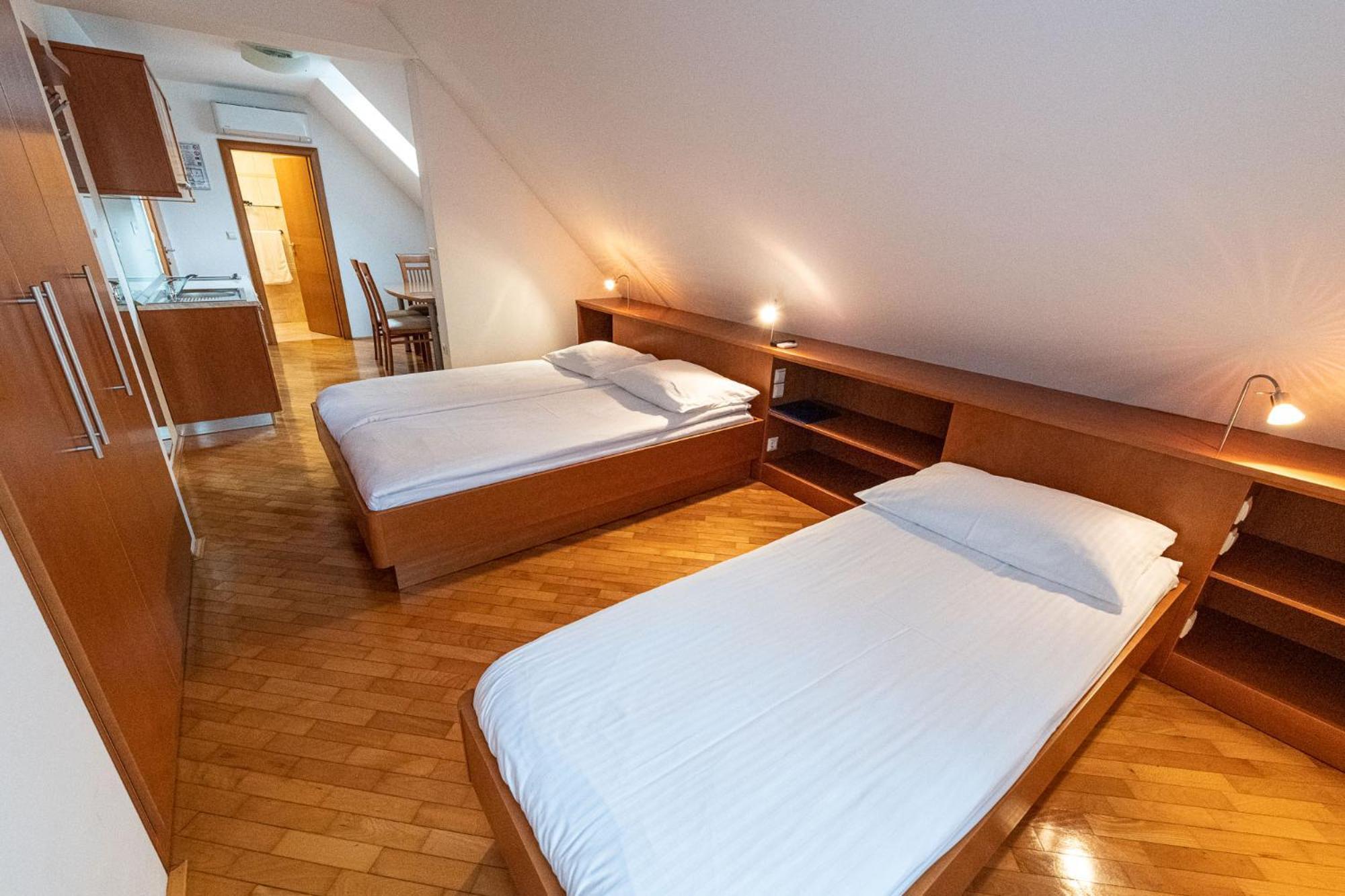 Apartmaji In Sobe Ramar Straza Exteriér fotografie