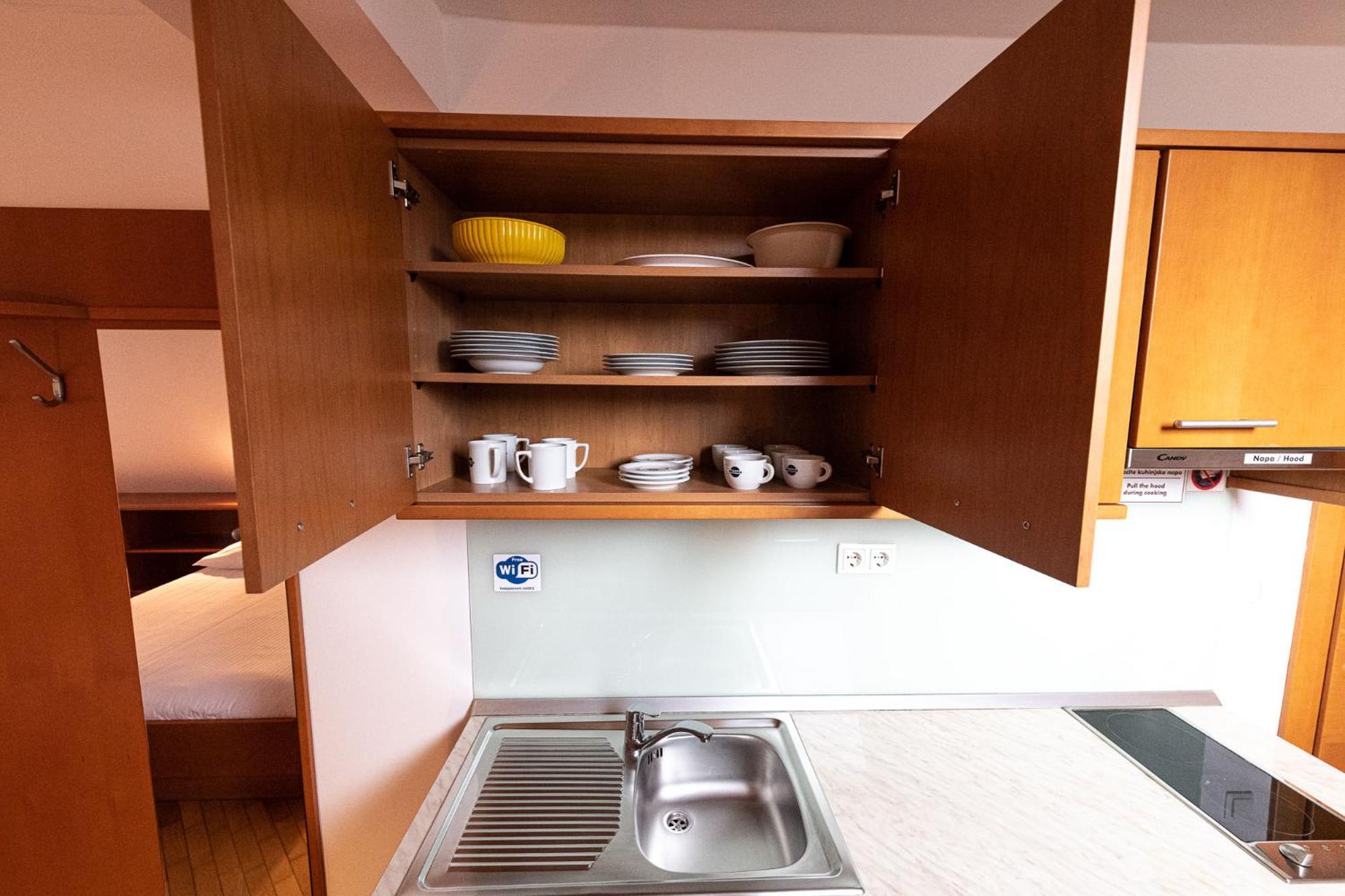 Apartmaji In Sobe Ramar Straza Exteriér fotografie