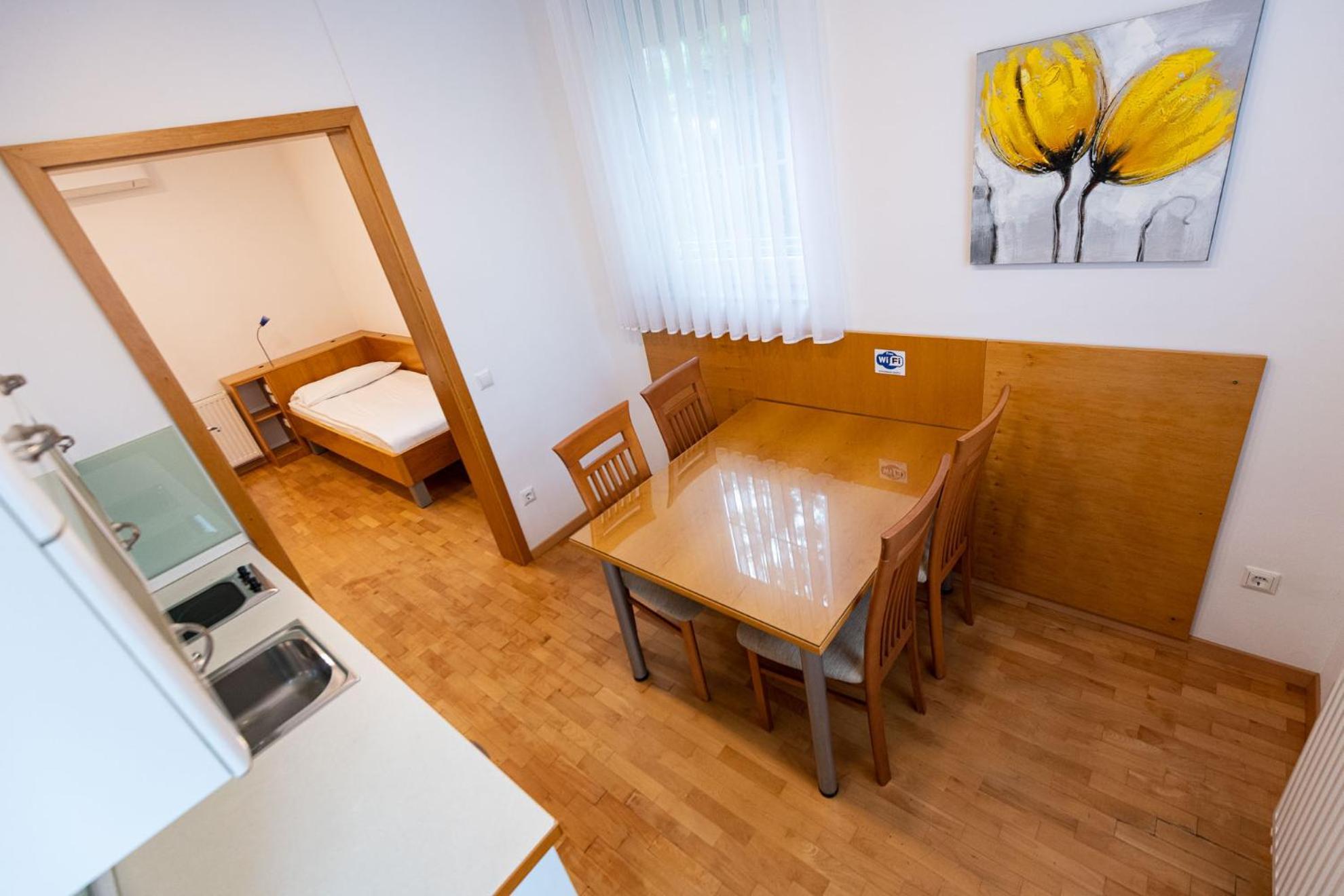 Apartmaji In Sobe Ramar Straza Exteriér fotografie